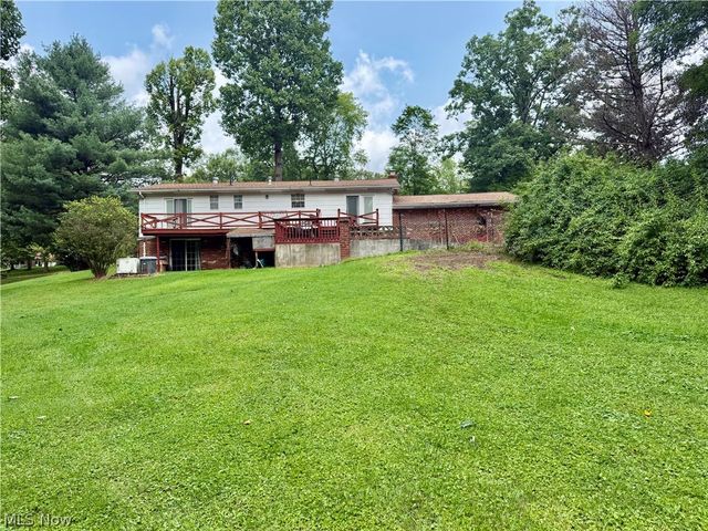 612 Valley Mills Road, Parkersburg, WV 26104