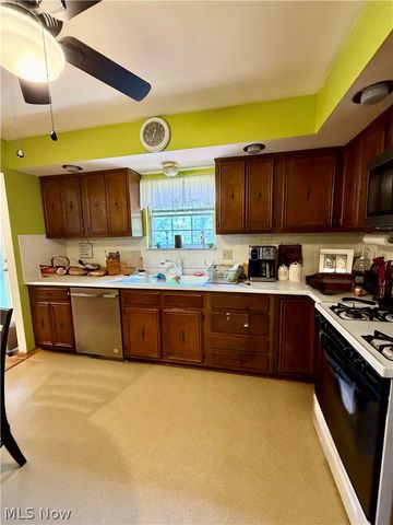 612 Valley Mills Road, Parkersburg, WV 26104
