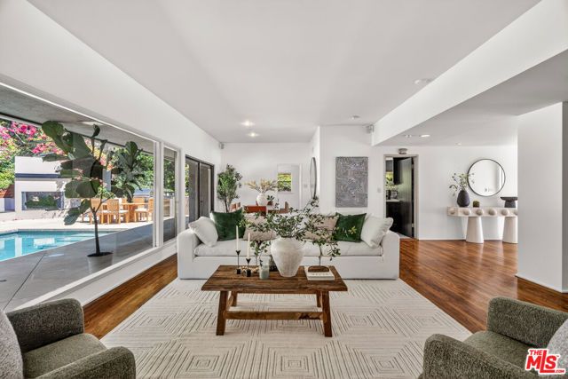 9537 Dalegrove Drive, Beverly Hills, CA 90210