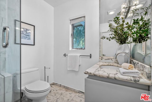 9537 Dalegrove Drive, Beverly Hills, CA 90210