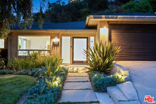 9537 Dalegrove Drive, Beverly Hills, CA 90210