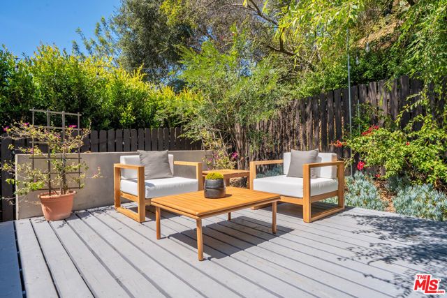 9537 Dalegrove Drive, Beverly Hills, CA 90210