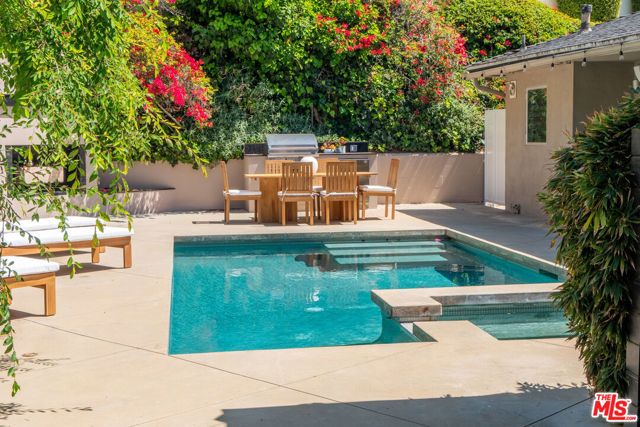 9537 Dalegrove Drive, Beverly Hills, CA 90210