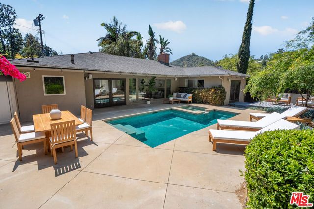 9537 Dalegrove Drive, Beverly Hills, CA 90210