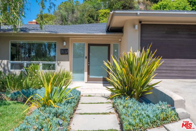 9537 Dalegrove Drive, Beverly Hills, CA 90210