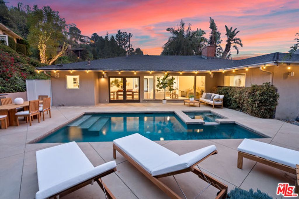 9537 Dalegrove Drive, Beverly Hills, CA 90210