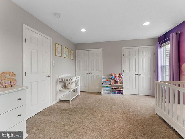 72 PEBBLE LN, Blackwood, NJ 08012