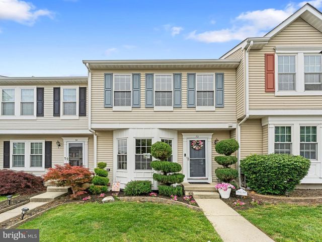 72 PEBBLE LN, Blackwood, NJ 08012