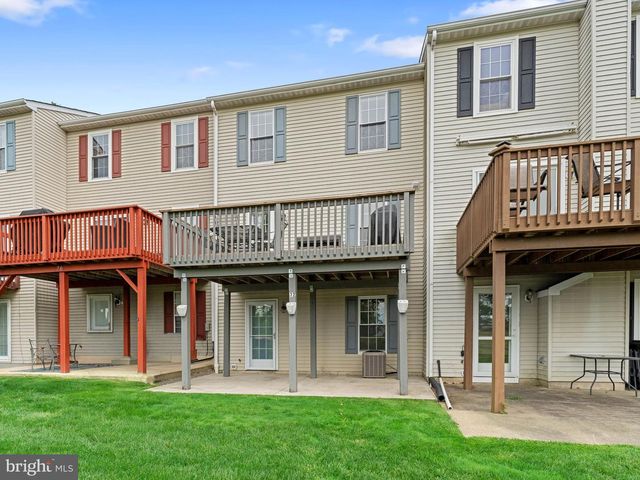 72 PEBBLE LN, Blackwood, NJ 08012