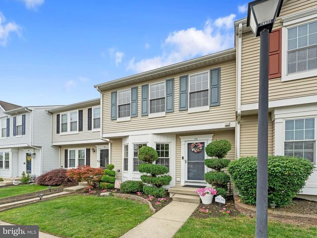 72 PEBBLE LN, Blackwood, NJ 08012