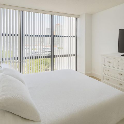 17021 N Bay Rd 906, Sunny Isles Beach, FL 33160