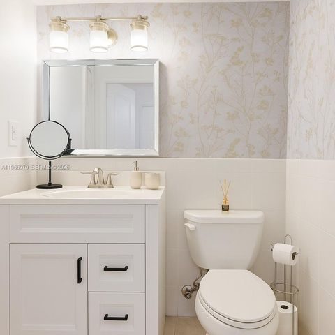 17021 N Bay Rd 906, Sunny Isles Beach, FL 33160