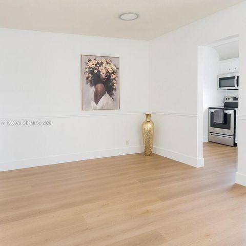 17021 N Bay Rd 906, Sunny Isles Beach, FL 33160