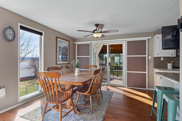 1122 S Henry Rd, Greenacres, WA 99006