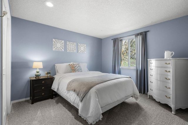 1122 S Henry Rd, Greenacres, WA 99006