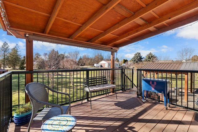 1122 S Henry Rd, Greenacres, WA 99006