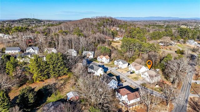 101 Twin Oaks Drive, Calhoun, GA 30701