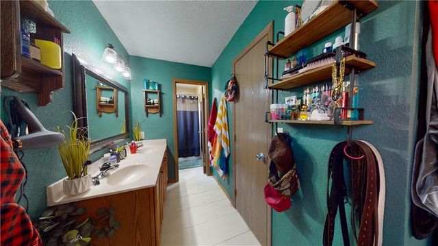 4607 Crystal Drive, St Joseph, MO 64503