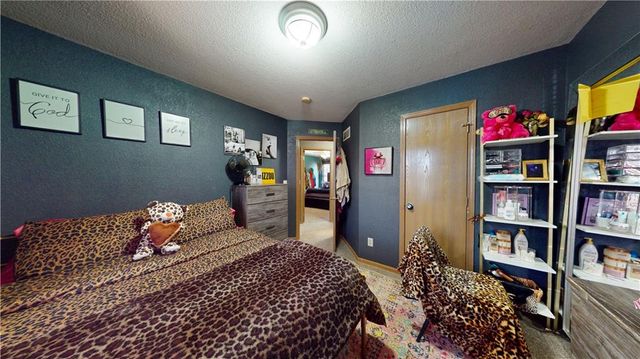 4607 Crystal Drive, St Joseph, MO 64503