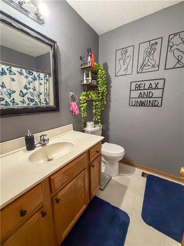 4607 Crystal Drive, St Joseph, MO 64503