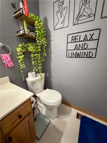 4607 Crystal Drive, St Joseph, MO 64503