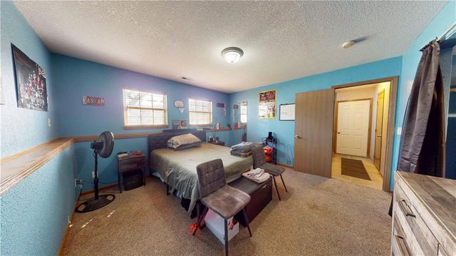 4607 Crystal Drive, St Joseph, MO 64503