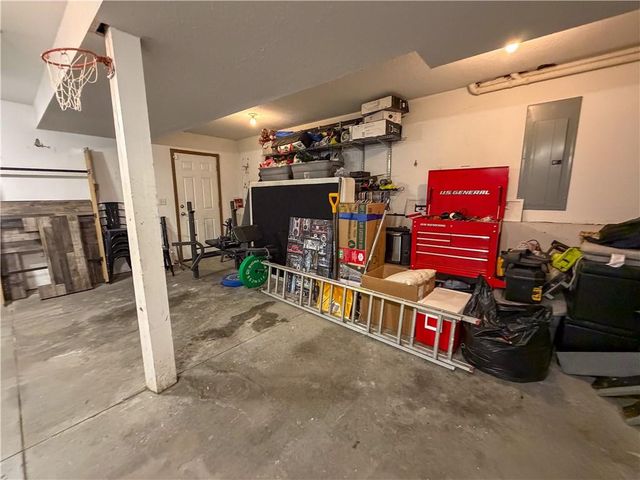 4607 Crystal Drive, St Joseph, MO 64503