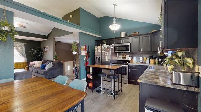 4607 Crystal Drive, St Joseph, MO 64503