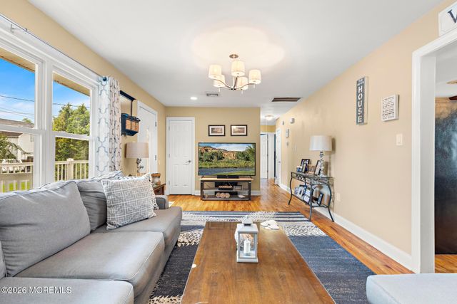172 Bosun Avenue, Manahawkin, NJ 08050
