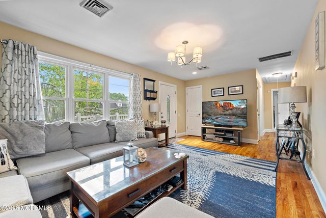 172 Bosun Avenue, Manahawkin, NJ 08050