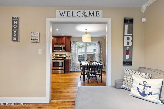 172 Bosun Avenue, Manahawkin, NJ 08050
