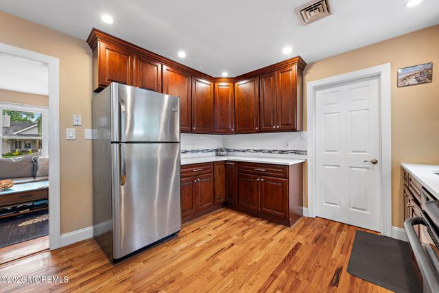 172 Bosun Avenue, Manahawkin, NJ 08050
