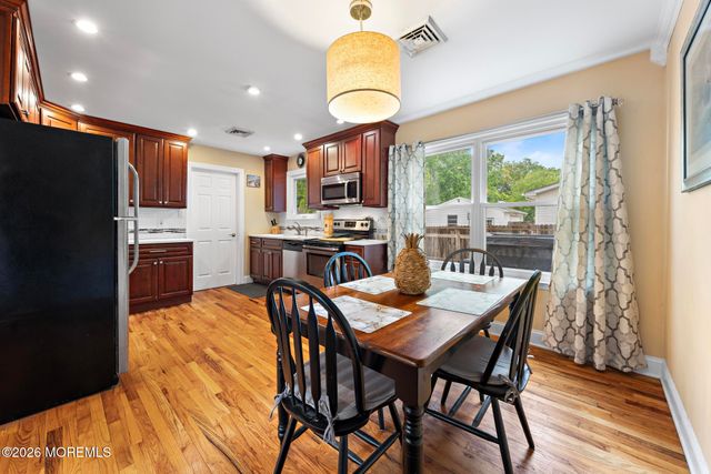172 Bosun Avenue, Manahawkin, NJ 08050