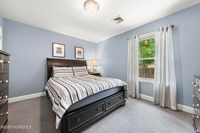 172 Bosun Avenue, Manahawkin, NJ 08050