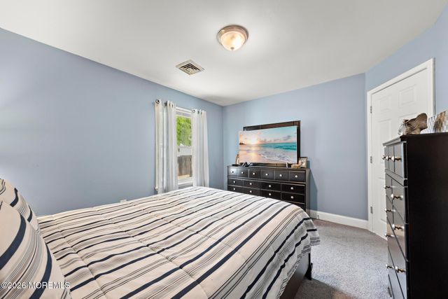 172 Bosun Avenue, Manahawkin, NJ 08050