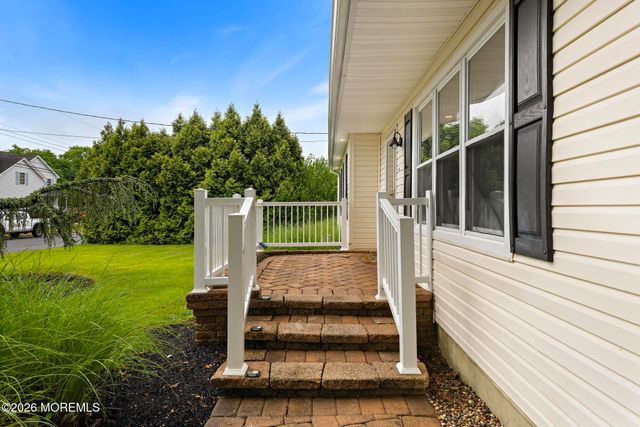 172 Bosun Avenue, Manahawkin, NJ 08050