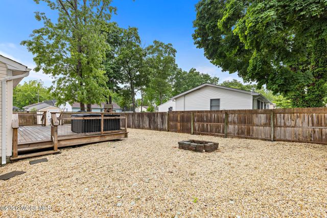 172 Bosun Avenue, Manahawkin, NJ 08050