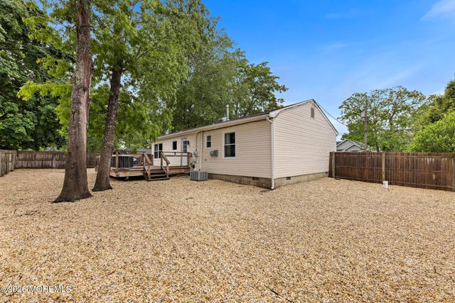 172 Bosun Avenue, Manahawkin, NJ 08050