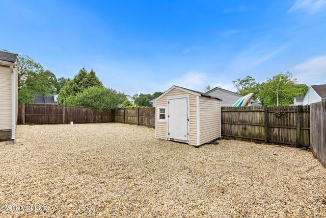 172 Bosun Avenue, Manahawkin, NJ 08050
