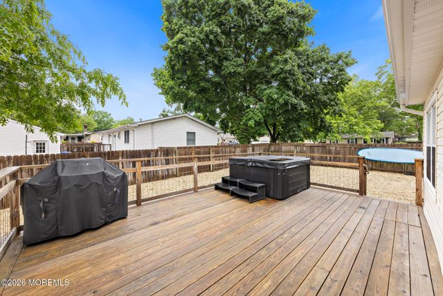 172 Bosun Avenue, Manahawkin, NJ 08050
