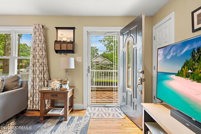 172 Bosun Avenue, Manahawkin, NJ 08050
