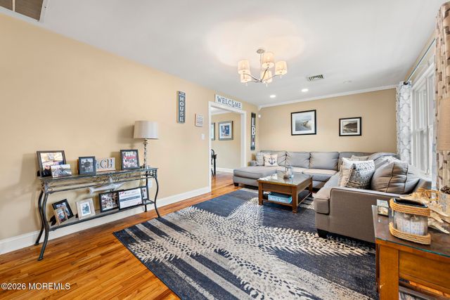 172 Bosun Avenue, Manahawkin, NJ 08050