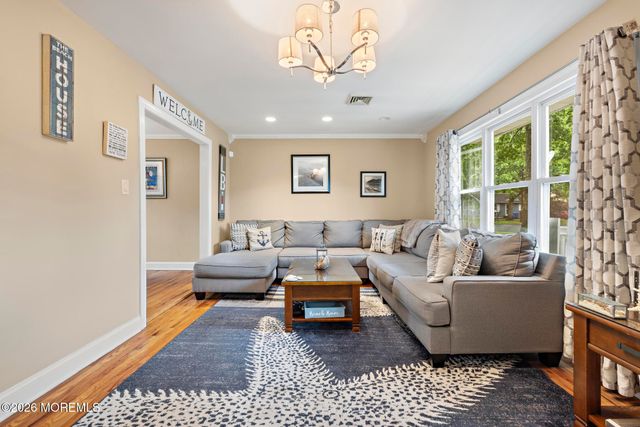 172 Bosun Avenue, Manahawkin, NJ 08050