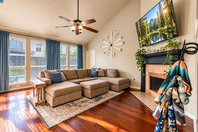 4107 E Baden Oaks Drive, Pearland, TX 77581