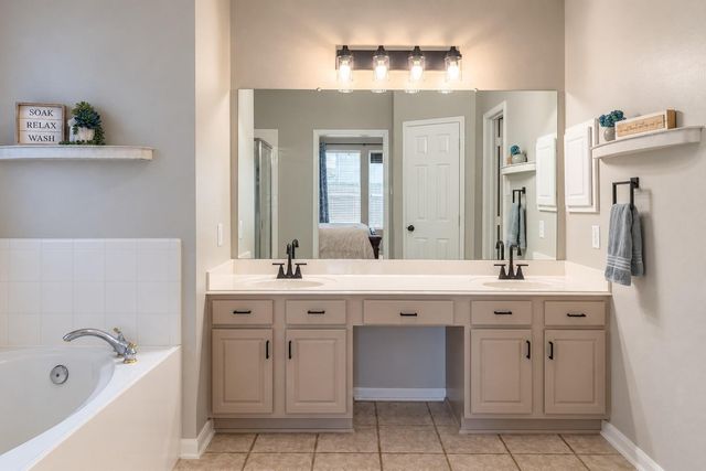 4107 E Baden Oaks Drive, Pearland, TX 77581