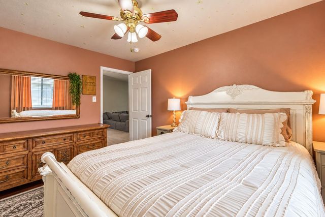 4107 E Baden Oaks Drive, Pearland, TX 77581