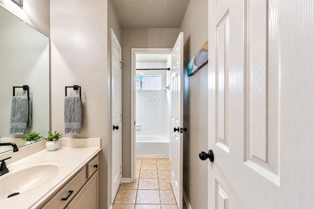 4107 E Baden Oaks Drive, Pearland, TX 77581