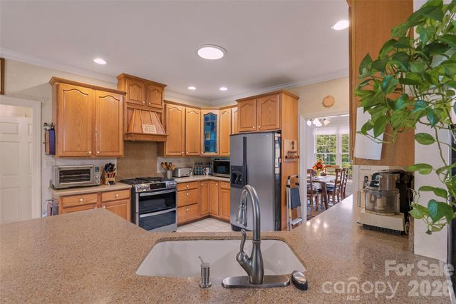 8 Ridgemont Drive, Weaverville, NC 28787