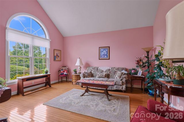 8 Ridgemont Drive, Weaverville, NC 28787