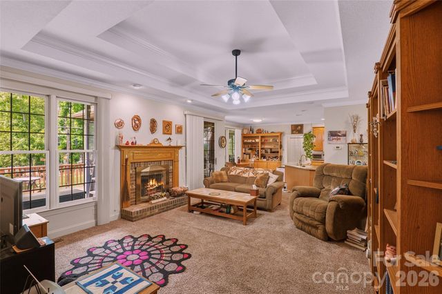 8 Ridgemont Drive, Weaverville, NC 28787